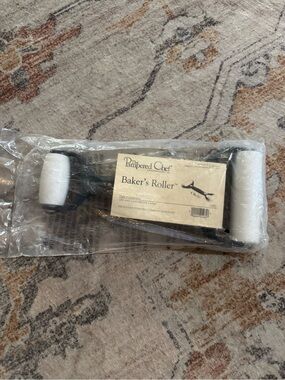 Pampered Chef Baker's Roller - White & Black